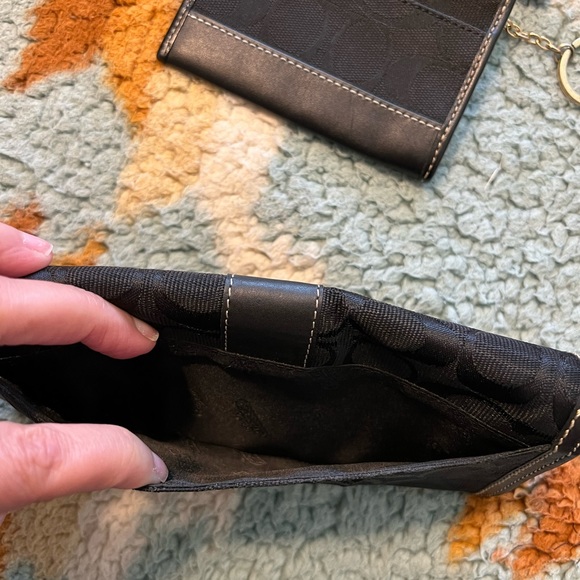 Coach Authentic Signature Wallet and Key pouch - Picture 9 of 14